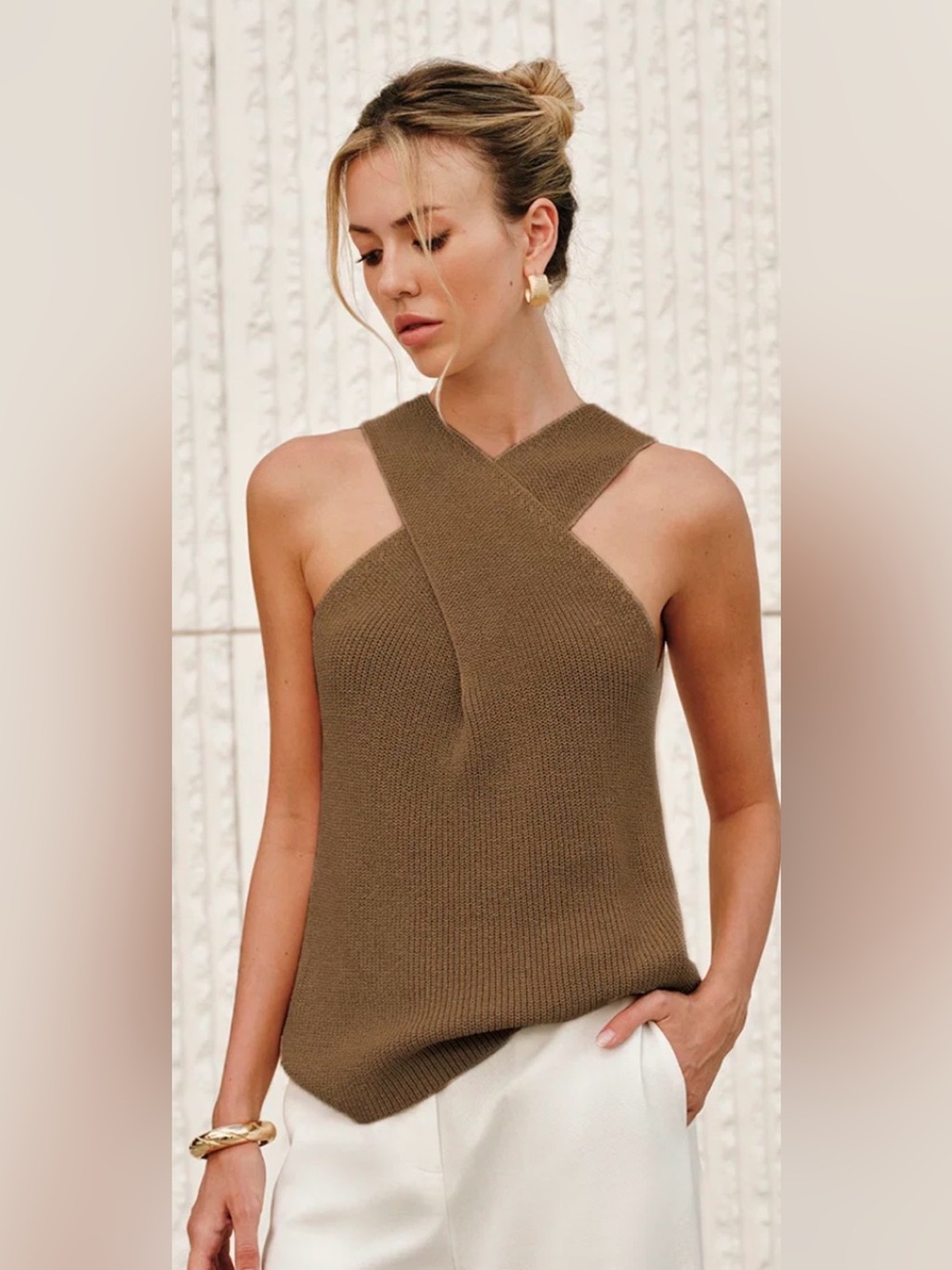 Commence Halter Cross-Over Collar Tank Top size small